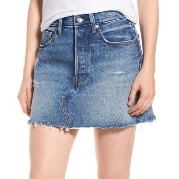 Levi's Deconstructed Button Fly Mini Jean Skirt 26. - Picture 2 of 2